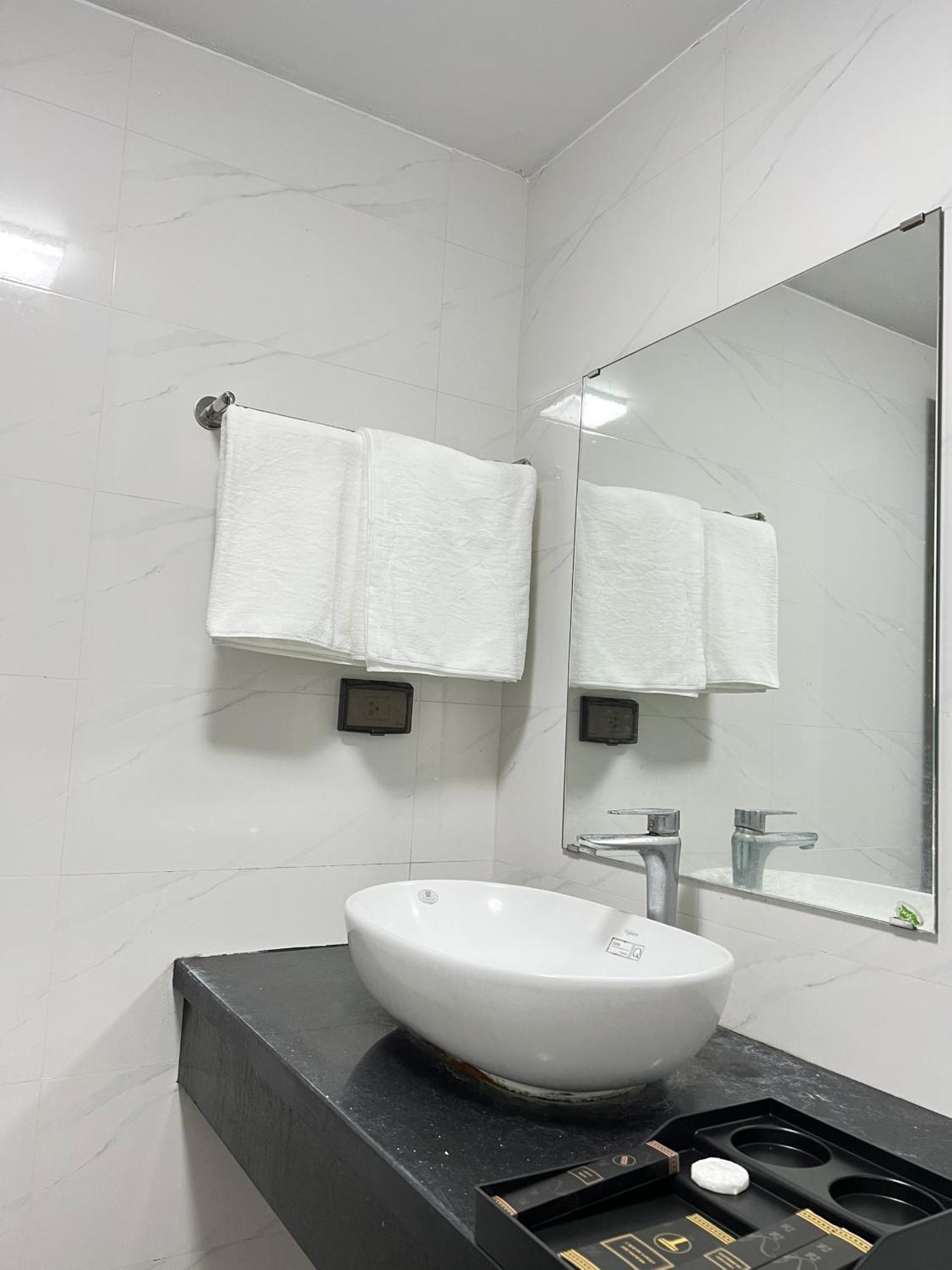 Venus Apartment Trung Phung Hanoi Exterior foto